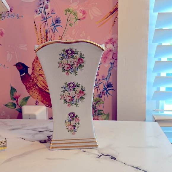 Princeton China Mid-Century Light Blue Vase W/ Floral Motif & Gold Trim - Picture 6 of 8